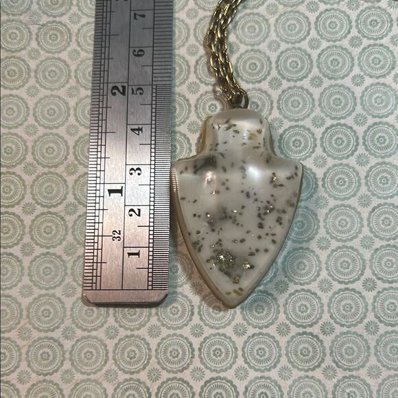 Gold and Cream Pendant Necklace - Picture 2 of 4
